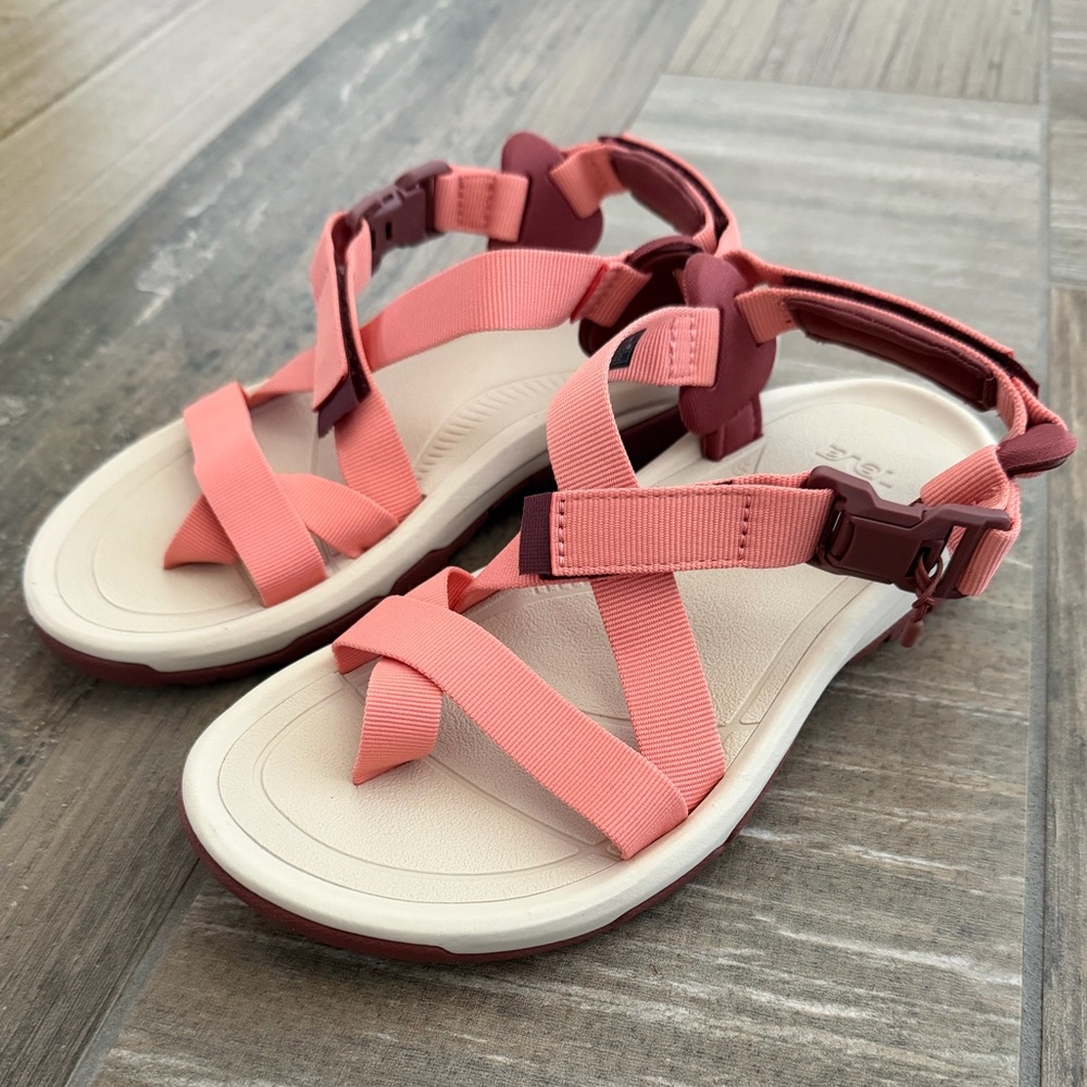 Teva Women's Hurricane Terra Dactyl Hiking Sandal size 9 New - Picture 2 of 10